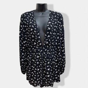 urban outfitters long sleeve romper size medium